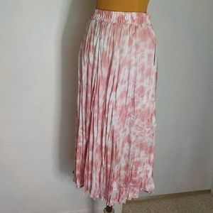 Pale Pink/White Long Pull-On Loose Pleats Skirt